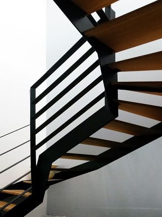 escalier acier avec marches bois